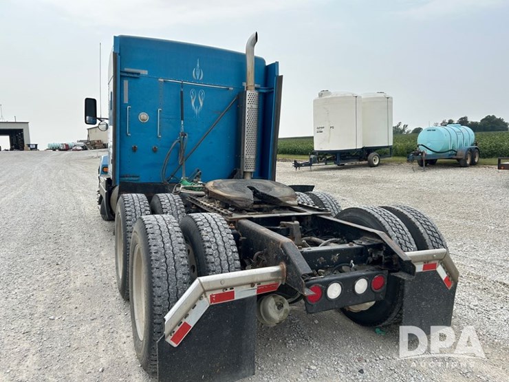 1999-kenworth-t600-image-5