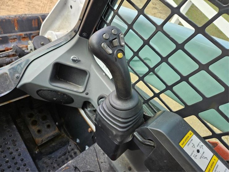 2019-bobcat-s590-image-25