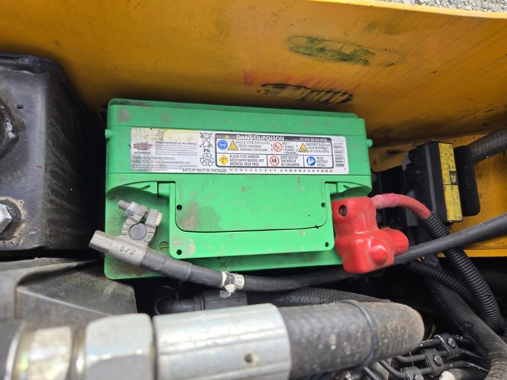 2010-jcb-180-image-32