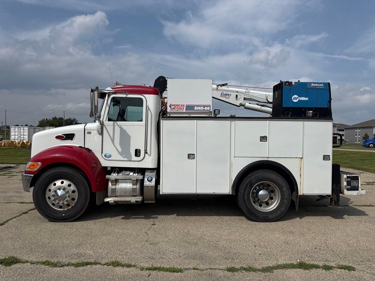 2014-peterbilt-337-image-2