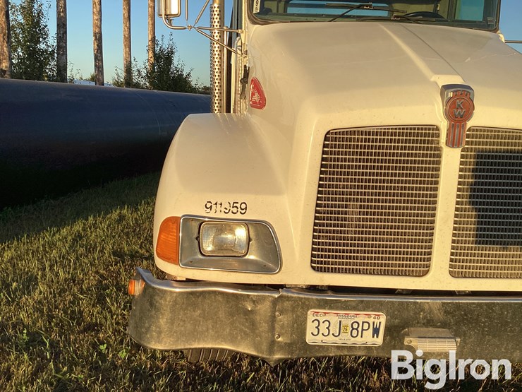 1999-kenworth-t300-image-14