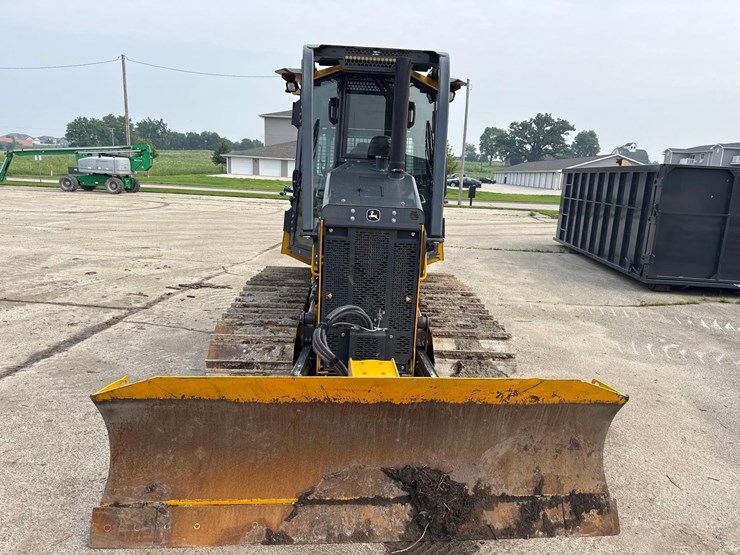 2023-deere-450-lgp-image-8