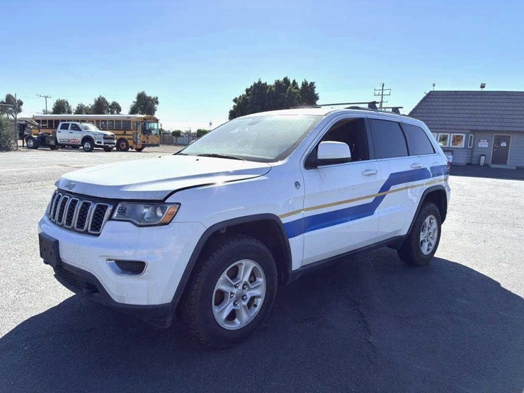 2017-jeep-grand-cherokee-image-2