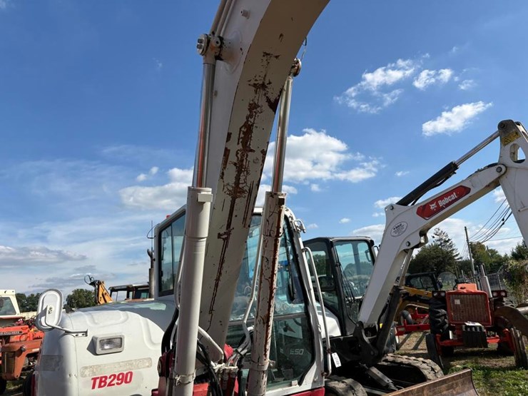2019-takeuchi-tb290-image-8