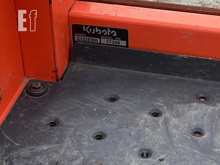 2018-kubota-z122e-image-16