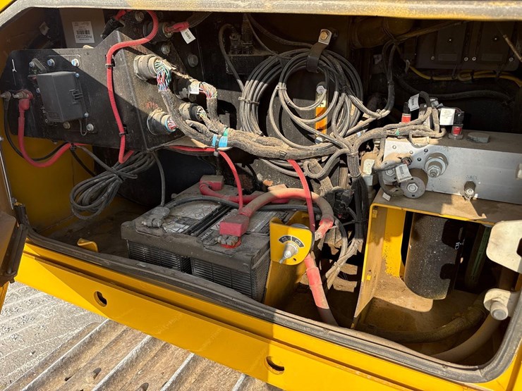 2020-deere-850l-lgp-image-18