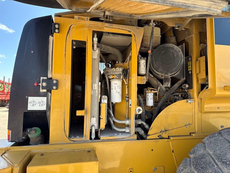 caterpillar-928hz-image-11