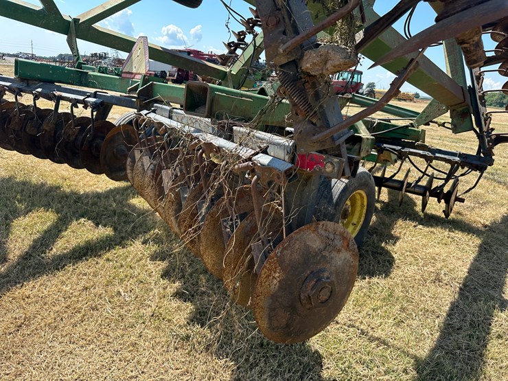 john-deere-34-image-11