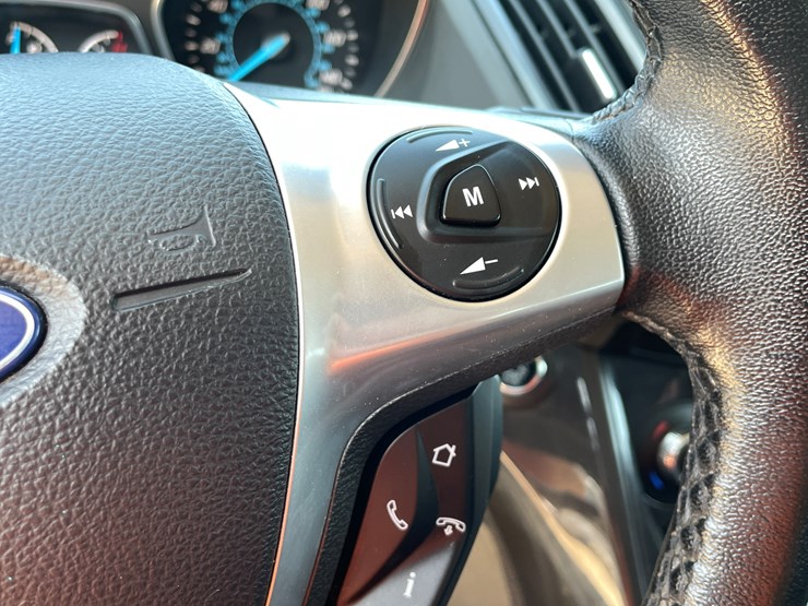 2014-ford-escape-image-70