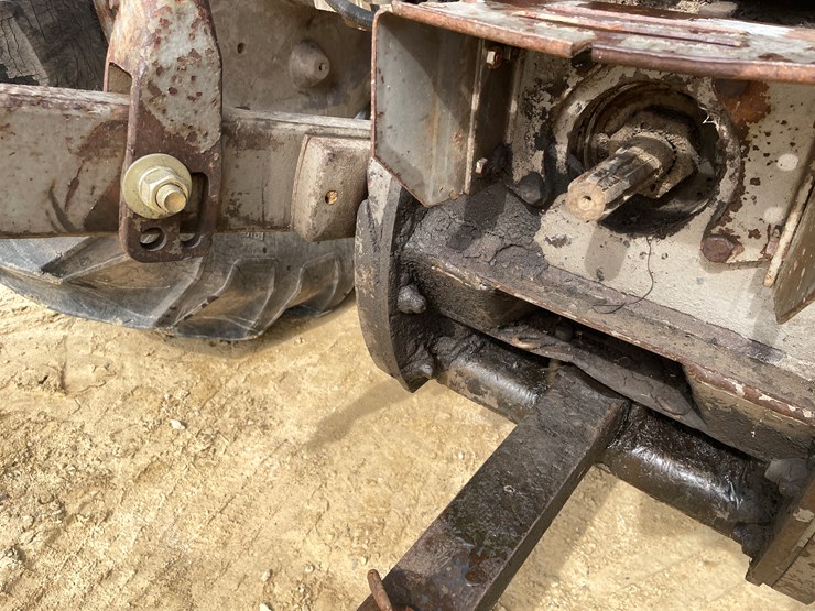 massey-ferguson-2705-image-56