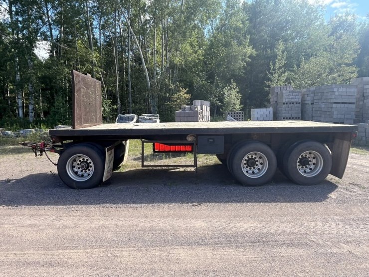 #1558-•-2005-great-lakes-22’-pup-trailer-image-2