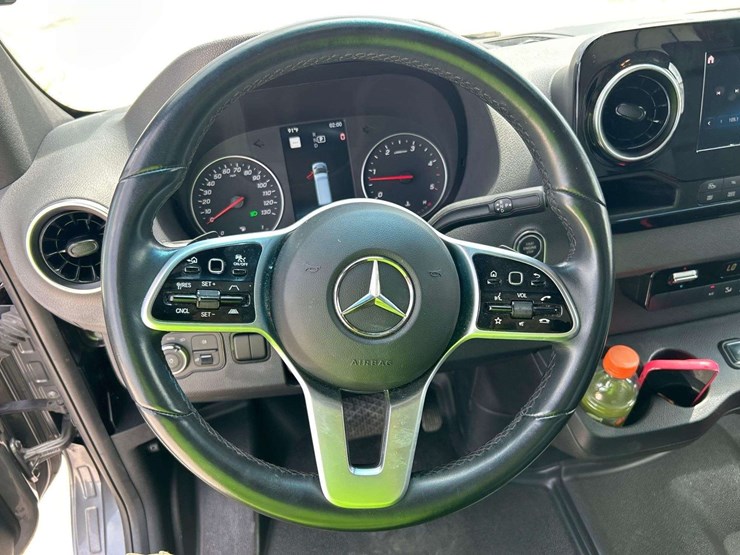 2021-mercedes-benz-sprinter-4500-image-13