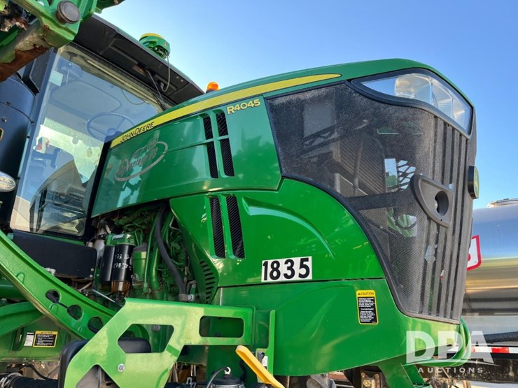 2019-john-deere-r4045-image-22