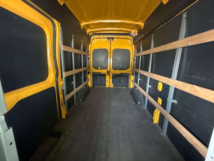 2020-ford-transit-image-19