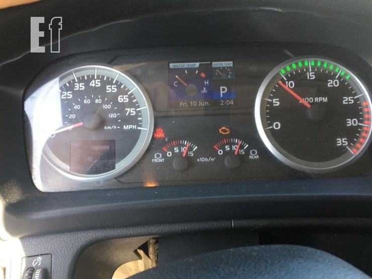 2013-hino-268-image-6