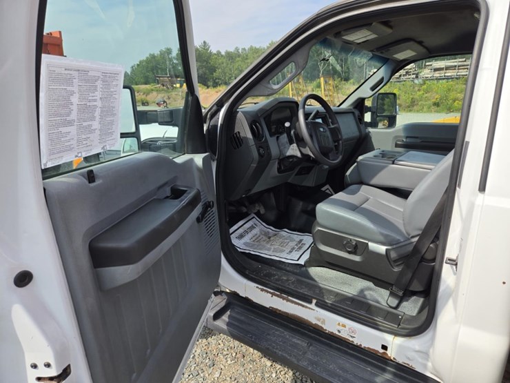 2014-ford-f450-image-45