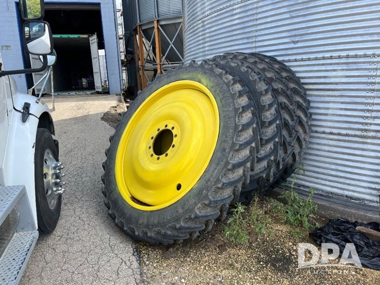 john-deere-4730-image-1