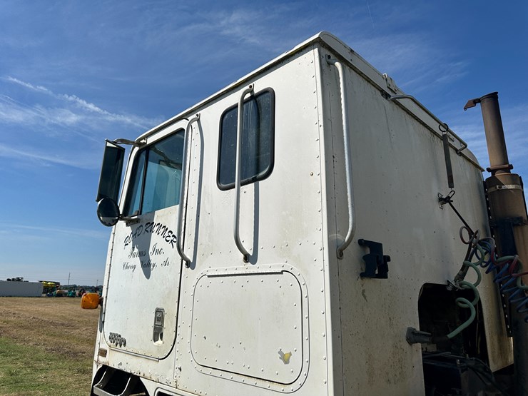 #32159-•-1984-international-co9670-sleeper-truck-tractor-vin:-1hsrdjwr0ehb13117-image-26