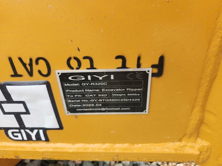 caterpillar-320-image-6