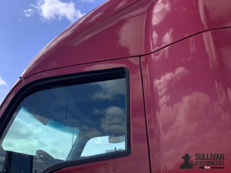 2020-kenworth-t680-image-14
