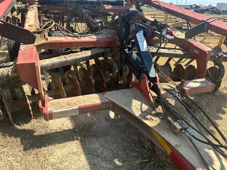 case-ih-330-image-48