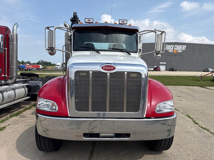 2014-peterbilt-337-image-7
