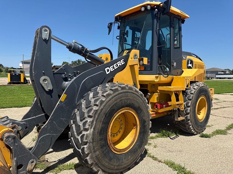 2019-deere-524l-image-2