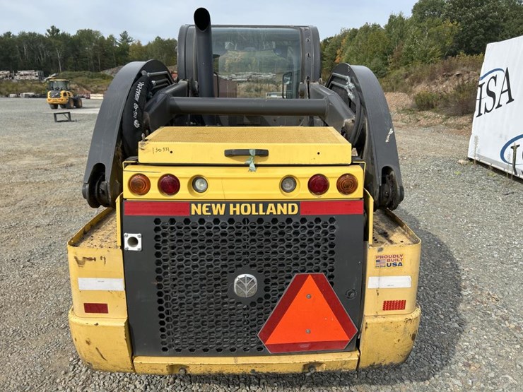 2020-new-holland-l228-image-4