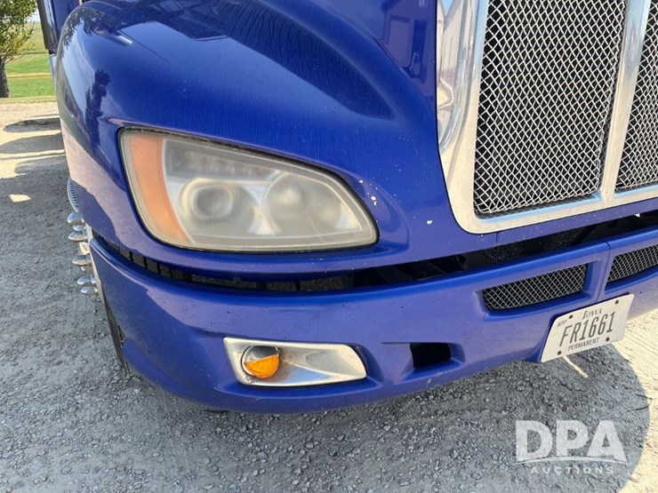 2013-kenworth-t660-image-25