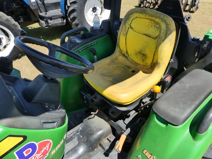 john-deere-3025e-image-11