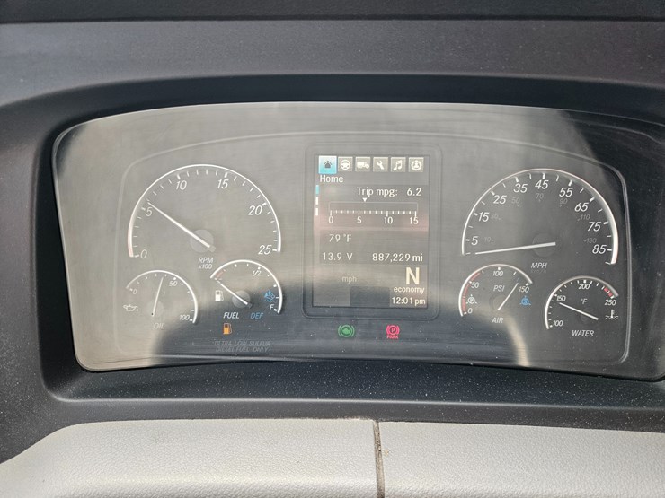 2018-freightliner-cascadia-126-image-62