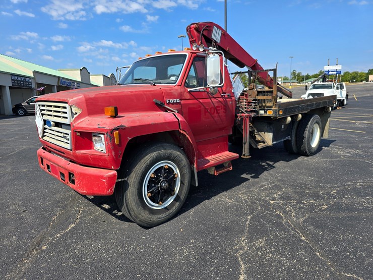 1990-ford-f800-image-3