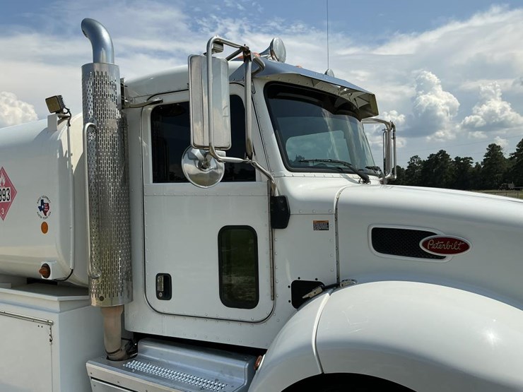 2020-peterbilt-337-image-45