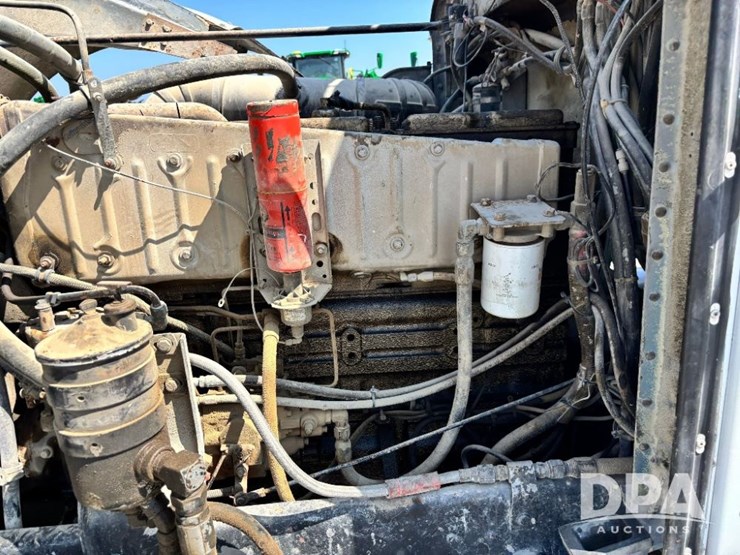1986-peterbilt-359-image-58