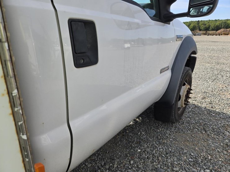 2006-ford-f550-image-18