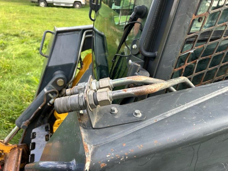 2012-deere-333d-image-17