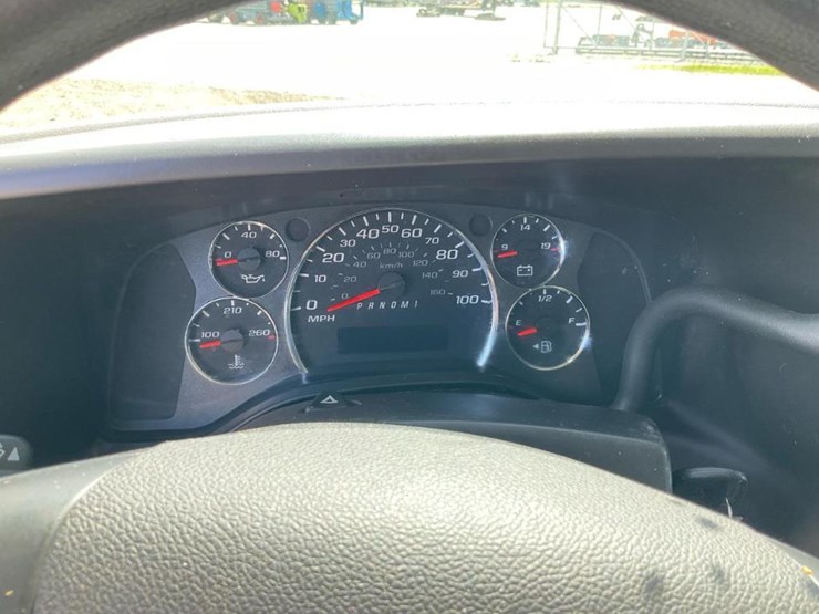2013-chevrolet-express-g2500-image-53