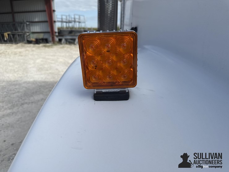 2000-freightliner-fld120-image-14