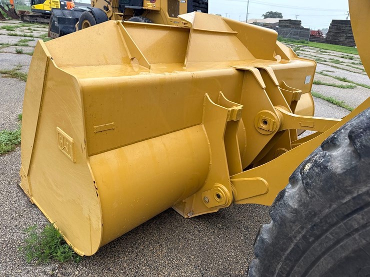 2016-caterpillar-938m-image-16