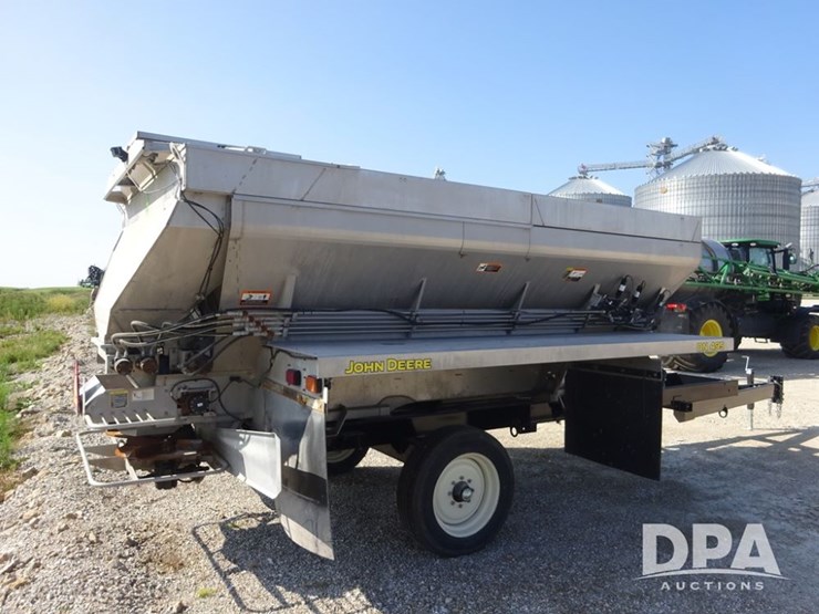 2021-john-deere-f4365-image-15