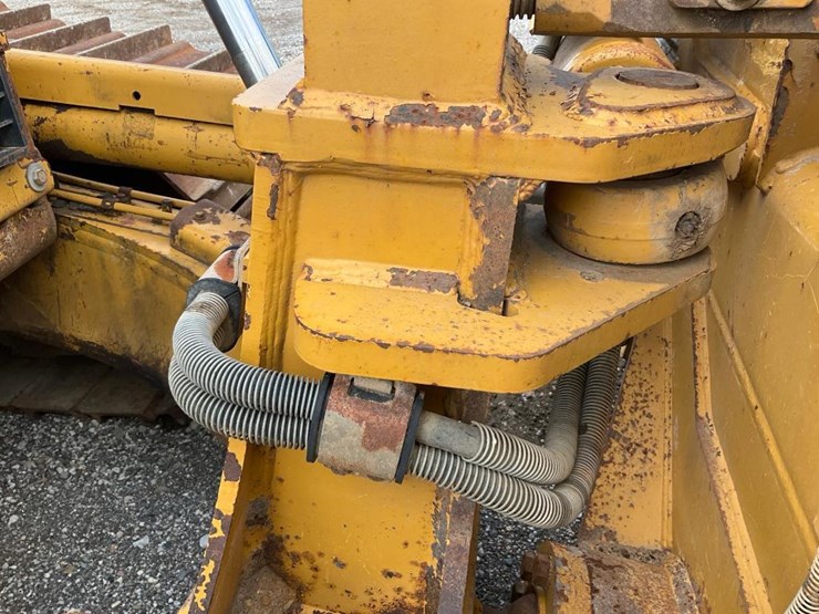 2012-caterpillar-d6t-lgp-image-17