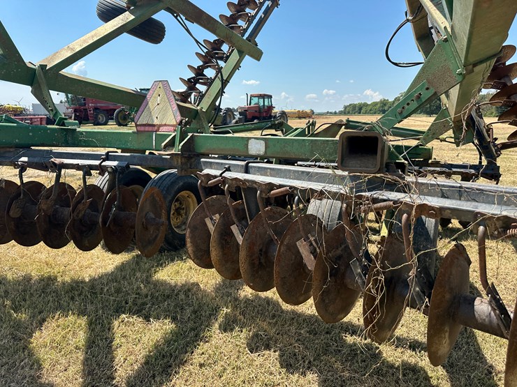 john-deere-34-image-14