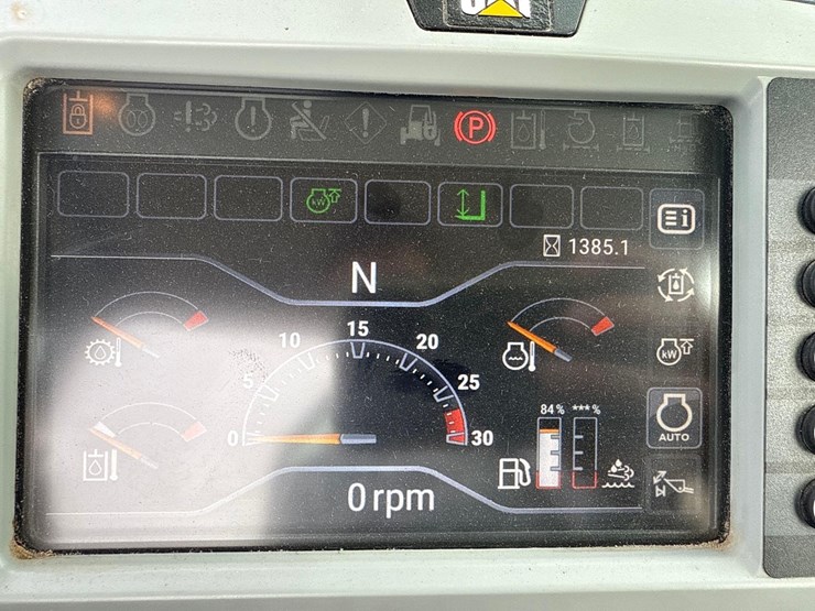 2019-caterpillar-440-image-23