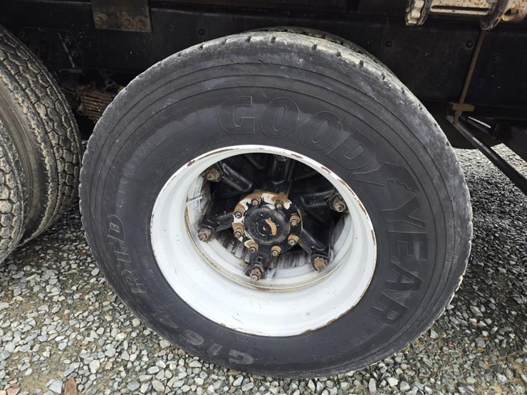 1995-ford-l9000-image-91