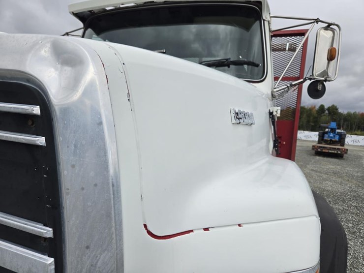 1995-ford-l9000-image-12