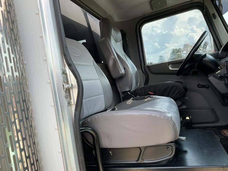 2020-peterbilt-337-image-107