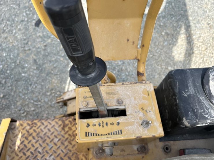 caterpillar-cb-224c-image-45
