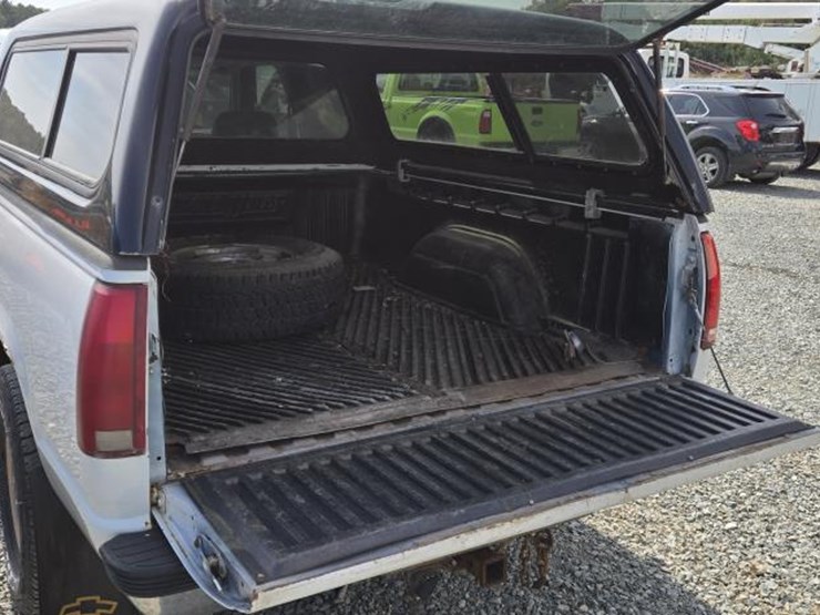 1994-chevrolet-silverado-image-17