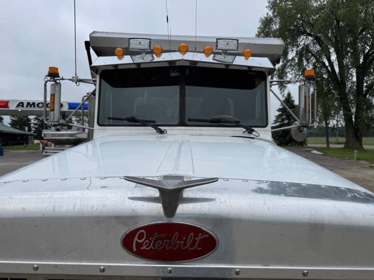 1995-peterbilt-359-image-13