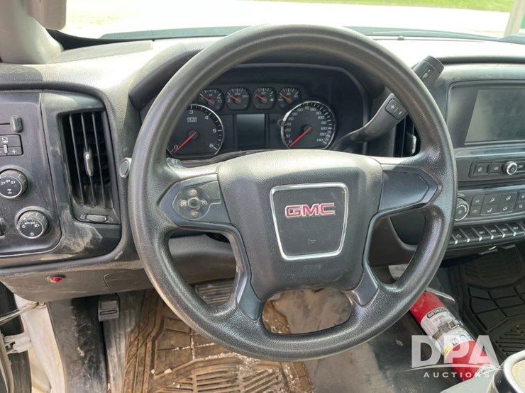 2017-gmc-3500-image-37
